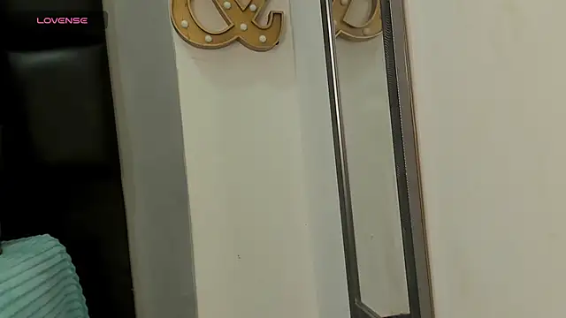 Criistal castro online show from 03-06-26, 12:01