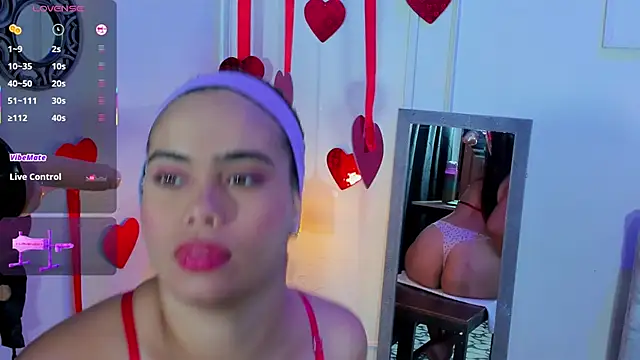 Snapshot of emily_prettygirl chatting on 02-21-26, 12:39 emily prettygirl online show from 02-21-26, 12:39