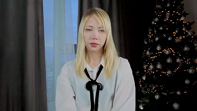 Snapshot of UWU_flower chatting on 02-14-26, 12:24 UWU flower online show from 02-14-26, 12:24