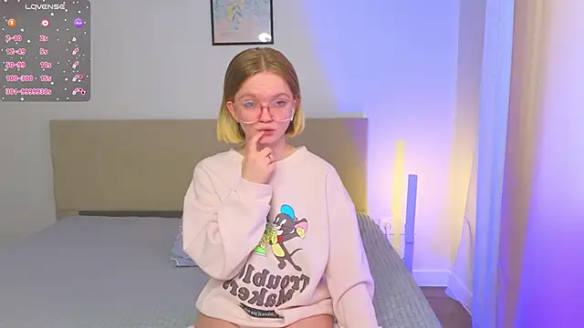 Snapshot of StellaBunny chatting on 02-17-26, 10:23 StellaBunny online show from 02-17-26, 10:23