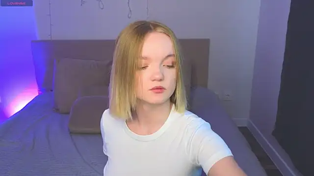 Snapshot of StellaBunny chatting on 04-23-26, 11:09 StellaBunny online show from 04-23-26, 11:09