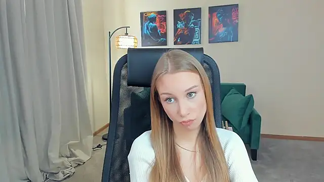 Snapshot of CarmenLipkin chatting on 02-17-26, 10:34 CarmenLipkin online show from 02-17-26, 10:34