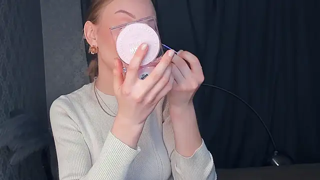 Snapshot of CarmenLipkin chatting on 02-22-26, 09:57 CarmenLipkin online show from 02-22-26, 09:57