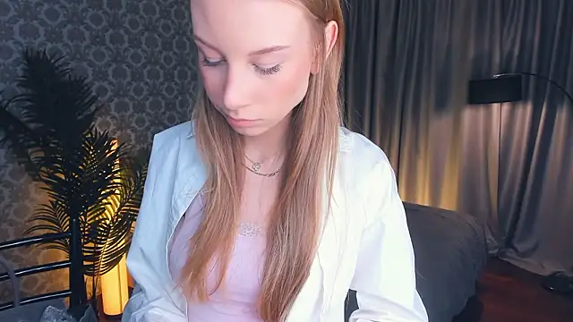 Snapshot of CarmenLipkin chatting on 03-02-26, 02:24 CarmenLipkin online show from 03-02-26, 02:24