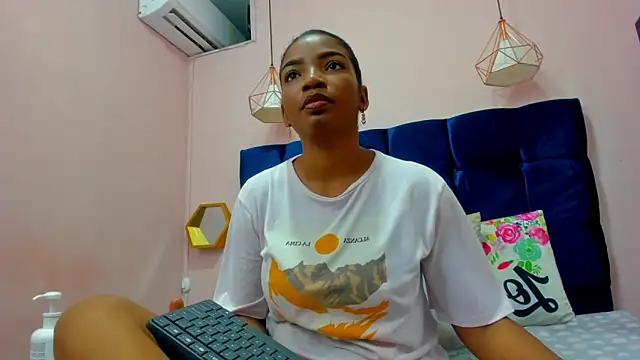 Sexy ebony 1 online show from 04-08-26, 11:43