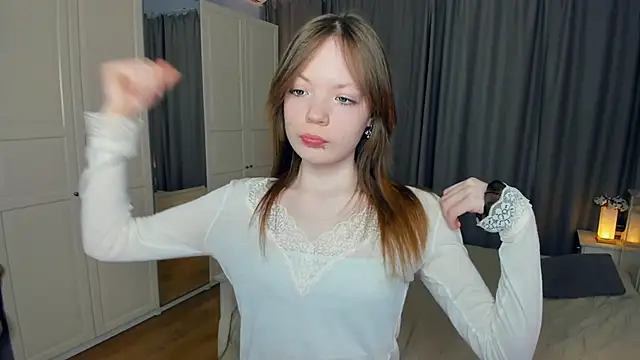 Snapshot of LavenderMitten chatting on 02-20-26, 05:37 LavenderMitten online show from 02-20-26, 05:37