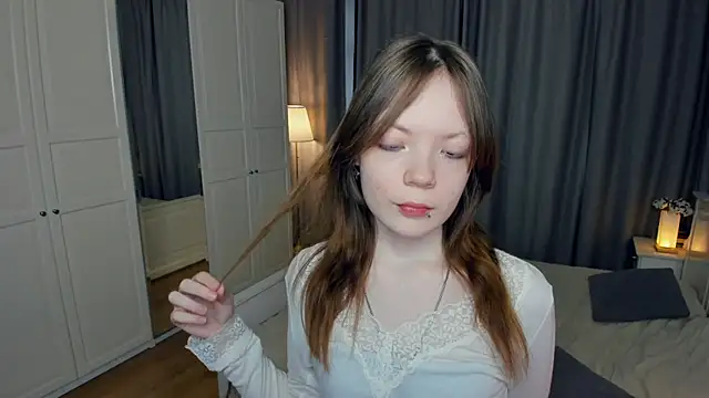 Snapshot of LavenderMitten chatting on 02-21-26, 05:19 LavenderMitten online show from 02-21-26, 05:19