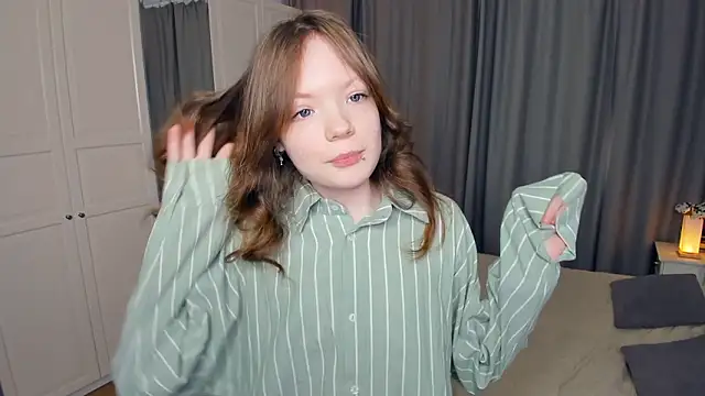 Snapshot of LavenderMitten chatting on 02-22-26, 07:08 LavenderMitten online show from 02-22-26, 07:08