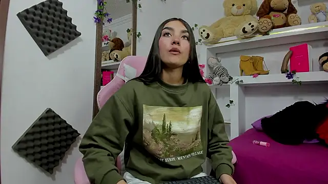 Snapshot of Mayli_rose chatting on 02-25-26, 08:07 Mayli rose online show from 02-25-26, 08:07