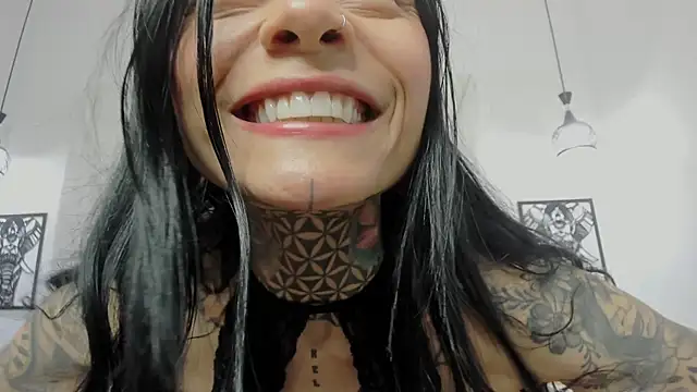 Mia Reyesjs online show from 04-15-26, 10:54