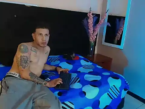 Snapshot of thonixxandluna chatting on 02-18-26, 08:27 thonixxandluna online show from 02-18-26, 08:27