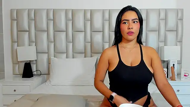 Snapshot of paola_katy_dicks chatting on 03-05-25, 07:49 paola katy dicks online show from 03-05-25, 07:49