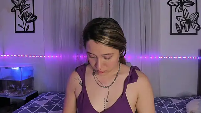 LeiahBlonde  online show from 03-03-26, 05:35