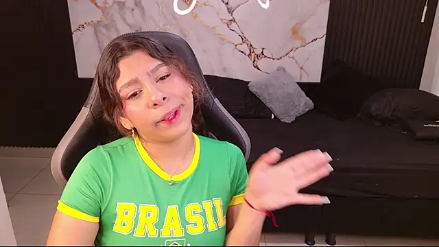 Sophie19   online show from 03-05-26, 12:12