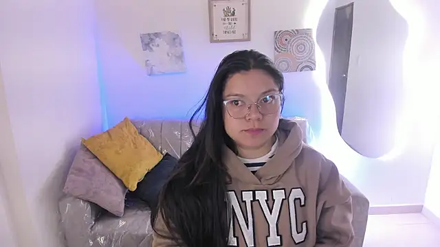 Snapshot of Afrodita_rouss chatting on 02-13-26, 09:22 Afrodita rouss online show from 02-13-26, 09:22