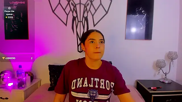 Snapshot of antonella_as chatting on 02-26-26, 01:04 antonella as online show from 02-26-26, 01:04