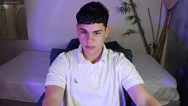 Snapshot of eithan_jonnes chatting on 02-19-26, 11:12 eithan jonnes online show from 02-19-26, 11:12