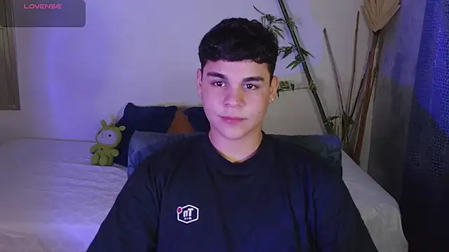 Snapshot of eithan_jonnes chatting on 02-20-26, 08:31 eithan jonnes online show from 02-20-26, 08:31