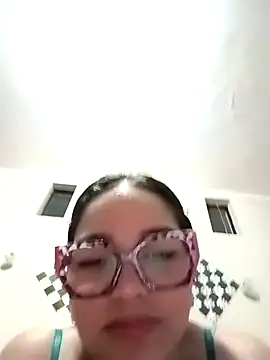 Snapshot of samantha-691 chatting on 03-04-26, 03:45 samantha-691 online show from 03-04-26, 03:45