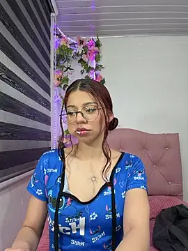 Snapshot of Deva_00 chatting on 07-21-26, 01:41 Deva 00 online show from 07-21-26, 01:41