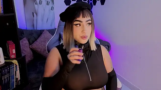 Snapshot of meowboo chatting on 02-11-26, 01:10 meowboo online show from 02-11-26, 01:10