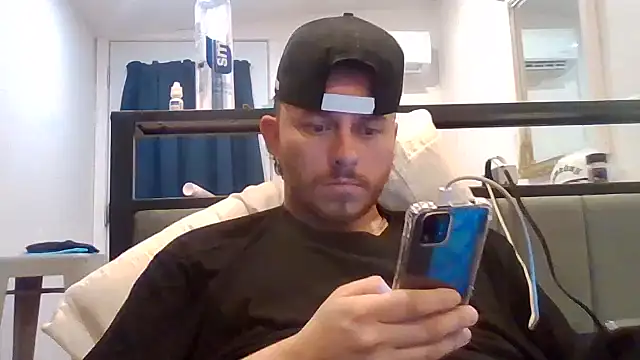 Tallhungandcloudy online show from 05-06-26, 05:03