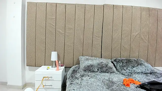 Snapshot of valery_slim18 chatting on 02-16-26, 12:01 valery slim18 online show from 02-16-26, 12:01