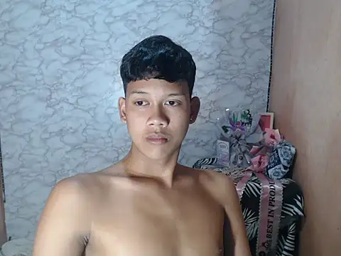 Snapshot of UrAsian_Turjak chatting on 06-19-26, 11:25 UrAsian Turjak online show from 06-19-26, 11:25