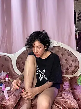 Snapshot of JeanneDuval8888 chatting on 02-21-26, 12:44 JeanneDuval8888 online show from 02-21-26, 12:44