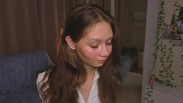 Snapshot of HolliBillig chatting on 02-13-26, 07:21 HolliBillig online show from 02-13-26, 07:21