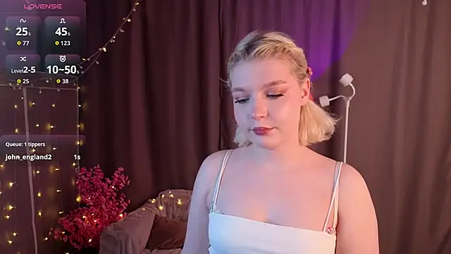 TobiteAnnie online show from 03-01-26, 03:47