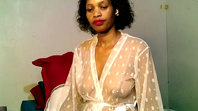 Snapshot of Mabelle_Eveline chatting on 04-18-26, 07:07 Mabelle Eveline online show from 04-18-26, 07:07