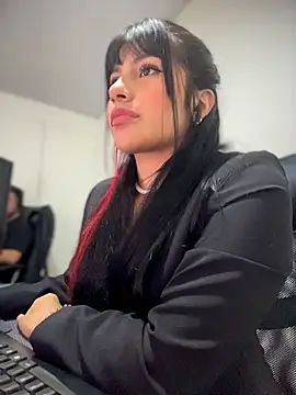 Snapshot of nyx__x chatting on 02-25-26, 08:07 nyx x online show from 02-25-26, 08:07