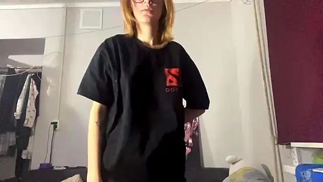 Snapshot of Sweety_Burger chatting on 02-11-26, 04:12 Sweety Burger online show from 02-11-26, 04:12