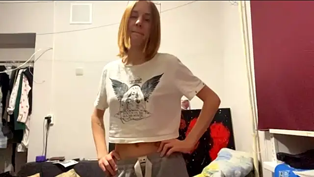 Snapshot of Sweety_Burger chatting on 02-13-26, 04:03 Sweety Burger online show from 02-13-26, 04:03