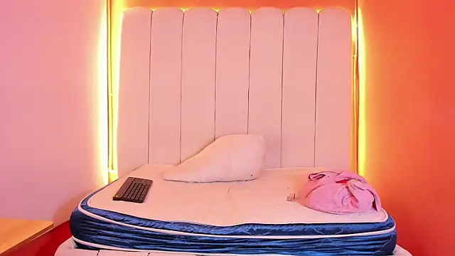 NaughtyVibes OS online show from 02-10-26, 01:48