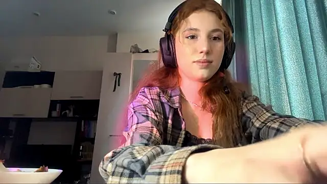 Snapshot of AliceCarrol chatting on 02-21-26, 11:55 AliceCarrol online show from 02-21-26, 11:55