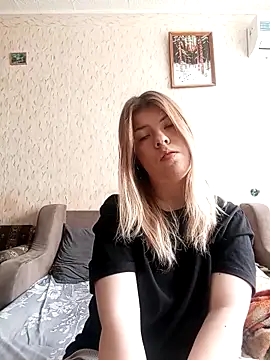 Snapshot of EvaTallor chatting on 03-03-26, 06:41 EvaTallor online show from 03-03-26, 06:41