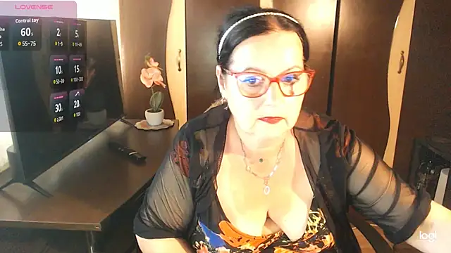 Snapshot of exiMIlf chatting on 07-06-26, 03:03 exiMIlf online show from 07-06-26, 03:03