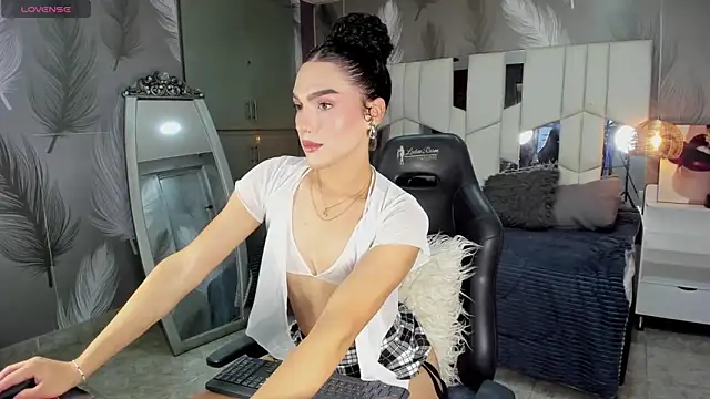 Snapshot of Veronica_hottie chatting on 04-28-26, 11:43 Veronica hottie online show from 04-28-26, 11:43