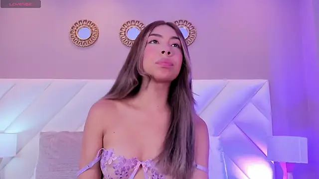 Snapshot of ValeryGomezz chatting on 05-25-26, 02:45 ValeryGomezz online show from 05-25-26, 02:45