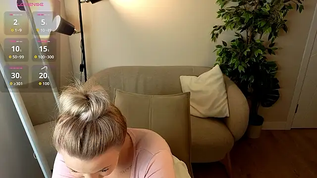 Snapshot of AngellDreamss chatting on 02-28-26, 10:33 AngellDreamss online show from 02-28-26, 10:33