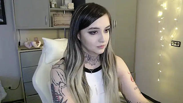 Rin Tozier online show from 04-06-26, 01:47