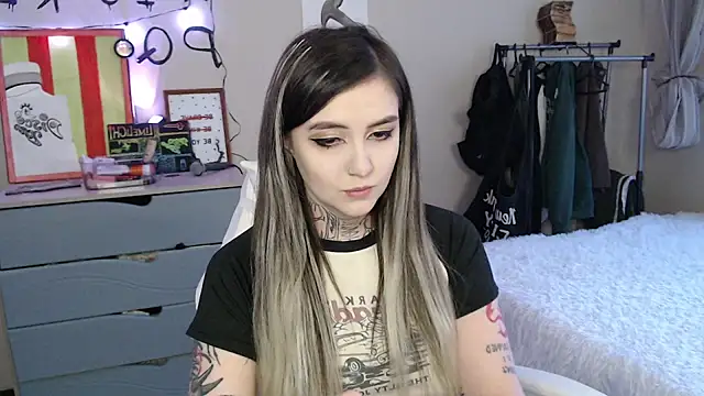 Rin Tozier online show from 04-19-26, 01:05