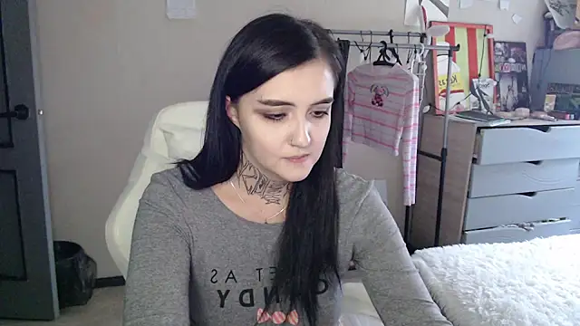 Snapshot of Rin_Tozier chatting on 07-16-26, 12:11 Rin Tozier online show from 07-16-26, 12:11
