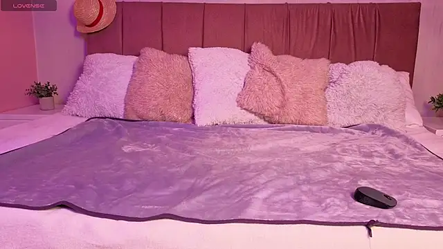 emma wilder  online show from 03-21-26, 07:06