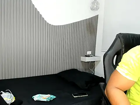 Snapshot of Rose_blonde__ chatting on 06-04-26, 03:12 Rose blonde online show from 06-04-26, 03:12