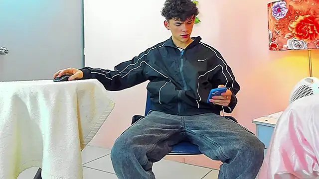 Snapshot of Philippsx chatting on 02-18-26, 11:33 Philippsx online show from 02-18-26, 11:33