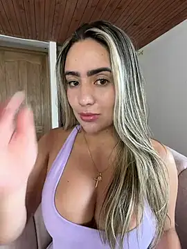 Snapshot of Miilana_ chatting on 07-18-26, 02:32 Miilana online show from 07-18-26, 02:32