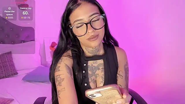 Snapshot of Aisha_Haddad chatting on 02-14-26, 02:03 Aisha Haddad online show from 02-14-26, 02:03